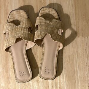 Nina wide width sandals, size 8.5W in natural